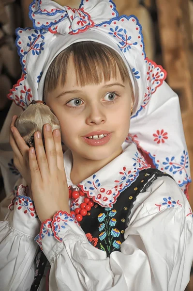 Menina polonesa em traje — Fotografia de Stock