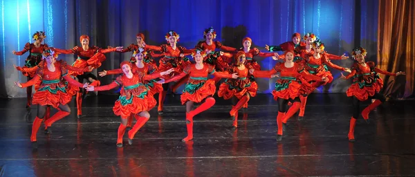 Spettacolo di danza popolare — Foto Stock