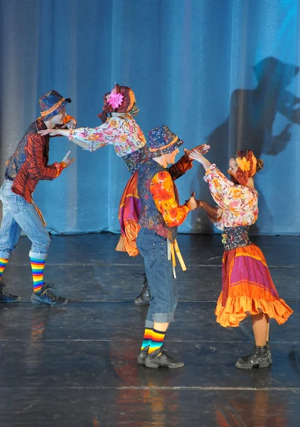 Spettacolo di danza popolare — Foto Stock