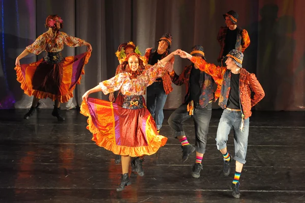 Spettacolo di danza popolare — Foto Stock