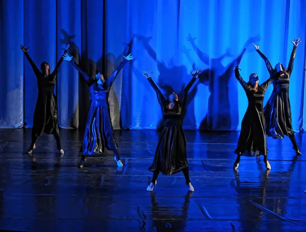 Performance di danza moderna — Foto Stock