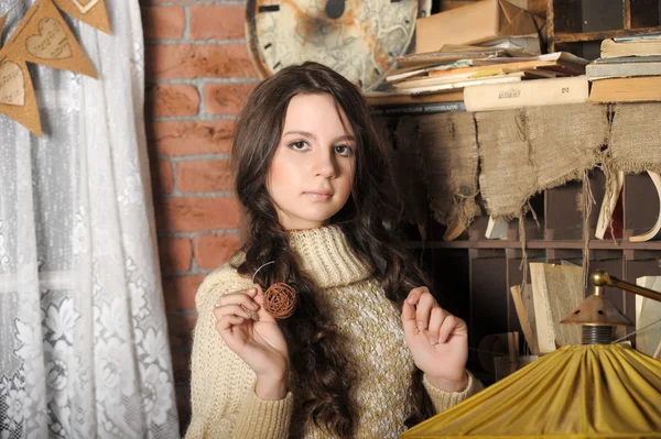 Girl in the old office — Stock Photo, Image