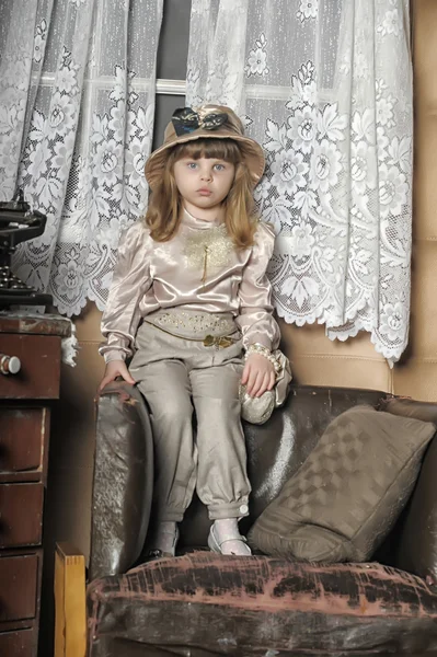 Retrato de una niña bonita —  Fotos de Stock