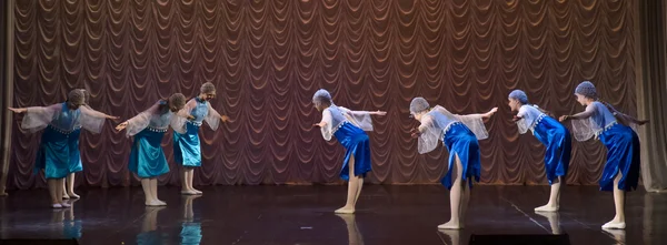 Een folkloristische dansen groep — Stockfoto