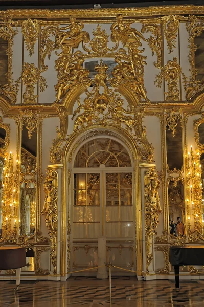 Μεγάλη αίθουσα του παλάτι της Αικατερίνης, Τσάρσκογιε Σελό, Πούσκιν, Ρωσία. — Φωτογραφία Αρχείου