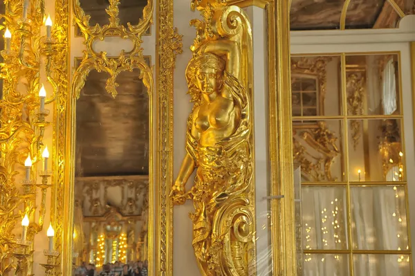 Μεγάλη αίθουσα του παλάτι της Αικατερίνης, Τσάρσκογιε Σελό, Πούσκιν, Ρωσία. — Φωτογραφία Αρχείου