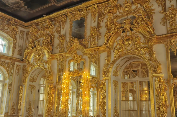Stora salen av catherine palace, Tsarskoje selo, pushkin, Ryssland. — Stockfoto