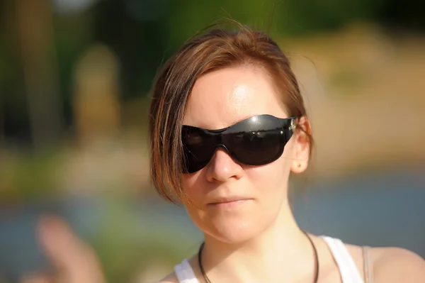 Chica en gafas de sol —  Fotos de Stock