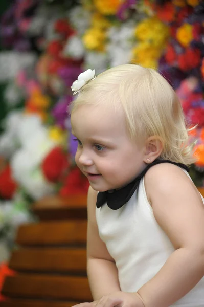 Portrait of little girl — Stock Photo, Image