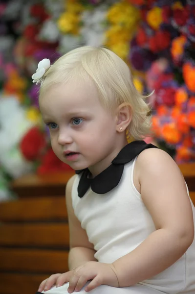 Portrait of little girl — Stock Photo, Image