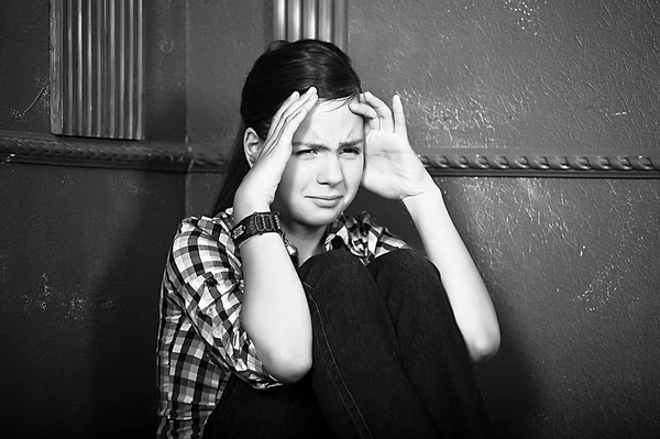 Black and white photo of a teenage girl in depression — Stock Photo, Image