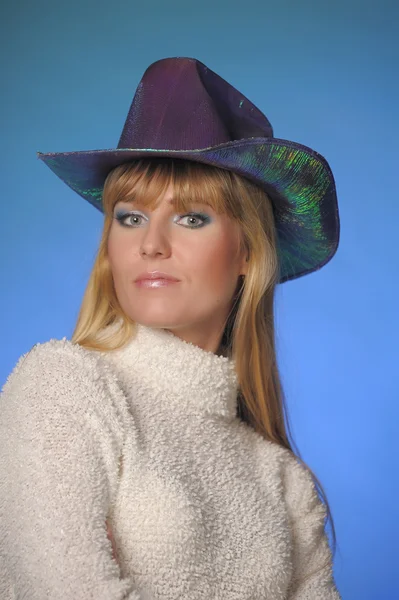 Nő a kék cowboy kalap — Stock Fotó