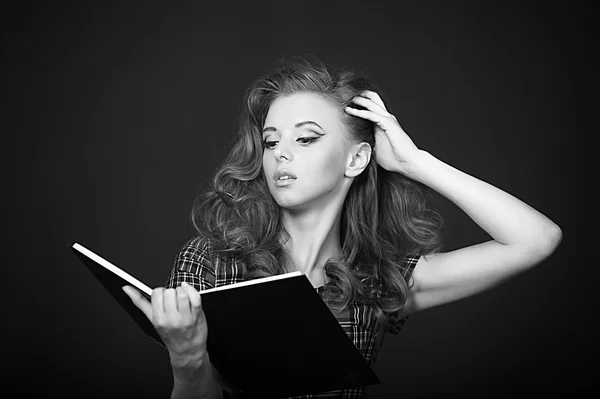 Girl with notebook — Stock Photo, Image