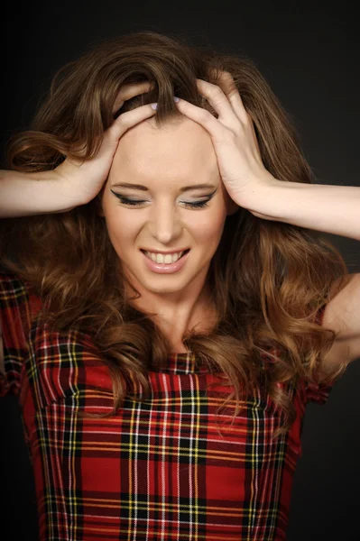 Portret van een mooie jonge vrouw — Stockfoto