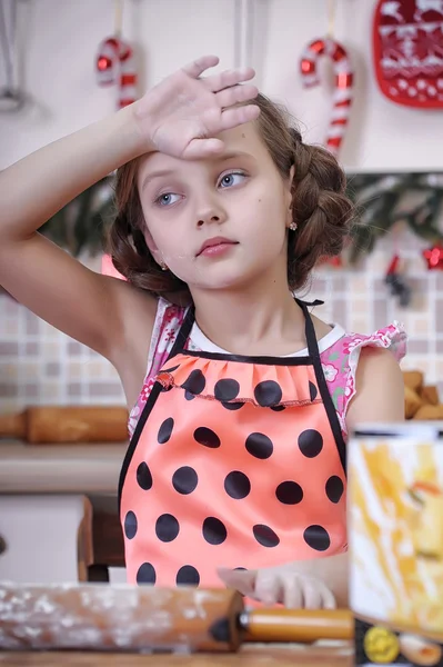 Little girl cooking — Stock Photo, Image