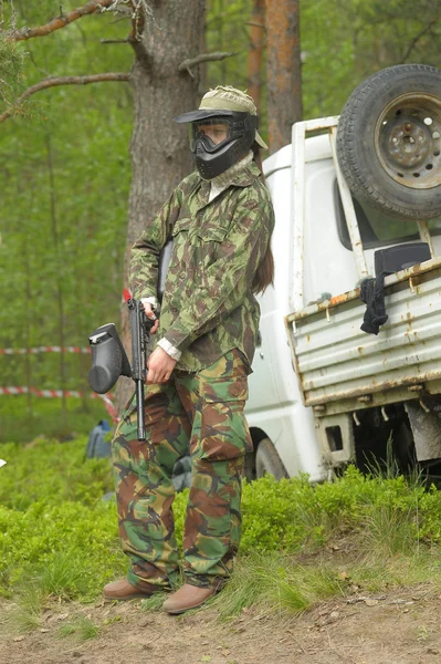 Ludzie z bronią dla jednoręki bandyta — Zdjęcie stockowe