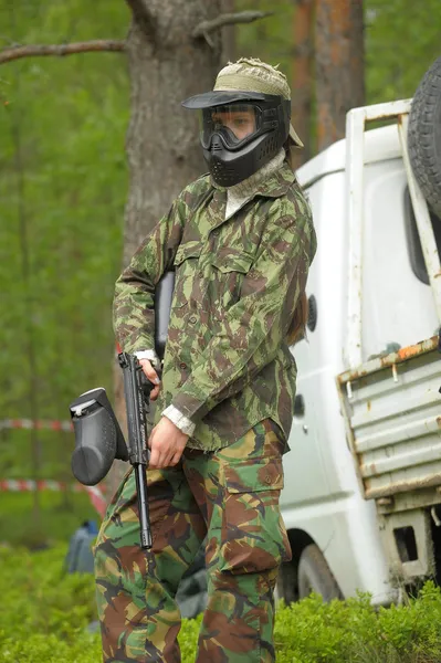 Menschen mit Waffen für Flipper — Stockfoto