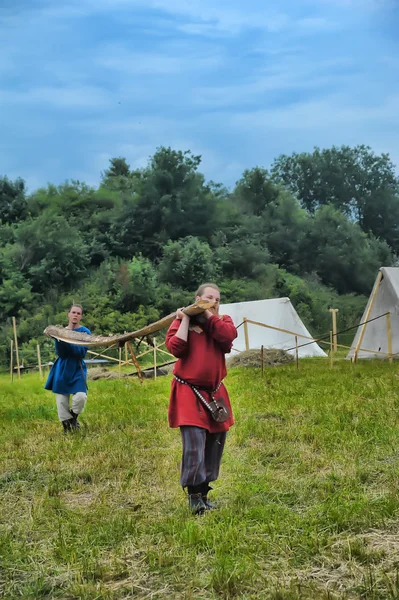 Participants au festival historique "Old Ladoga " — Photo