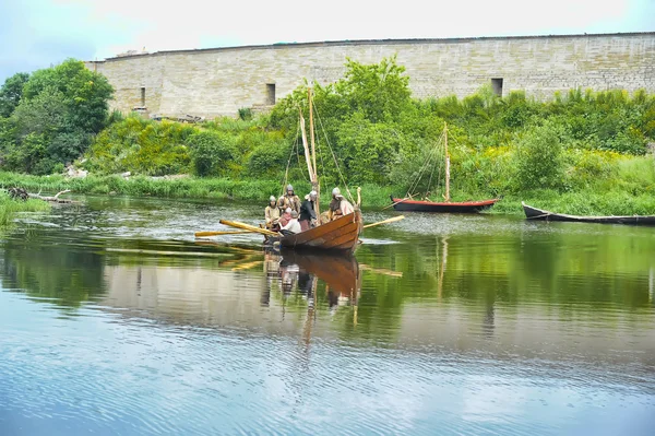 Účastníci festivalu historických "starého Ladožské" — Stock fotografie