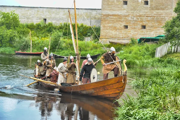 Participants during historical festival "Old Ladoga" — Stock Photo, Image