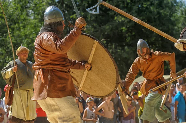 The battle with spears — Stock Photo, Image