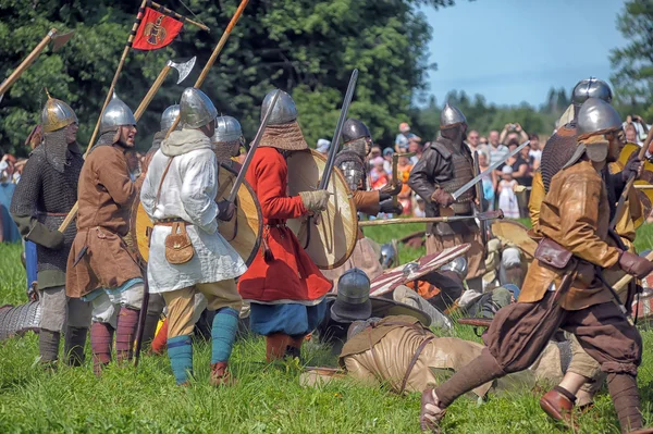 The battle with spears — Stock Photo, Image