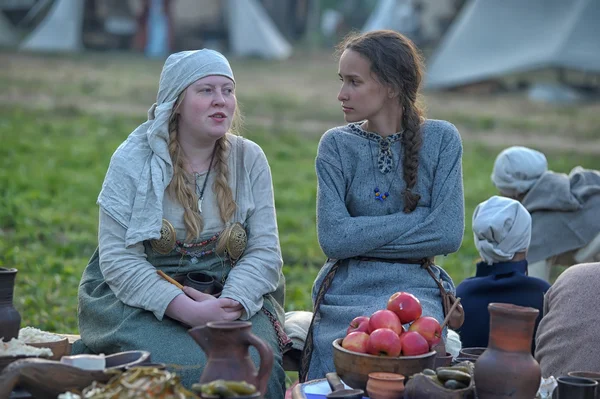 Les gens dans la reconstruction des événements historiques — Photo