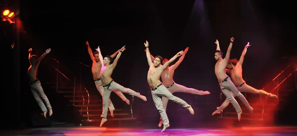 Actuación de ballet masculino —  Fotos de Stock