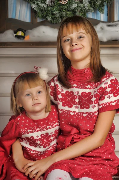 Hermanas sonrientes — Foto de Stock