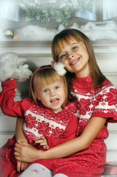 Zusters op Kerstmis — Stockfoto