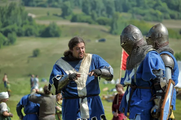 Lidé v každoroční mezinárodní festival vojenské historie — Stock fotografie