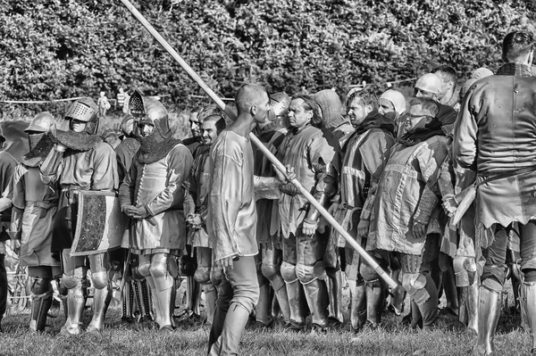 Lidé v každoroční mezinárodní festival vojenské historie — Stock fotografie