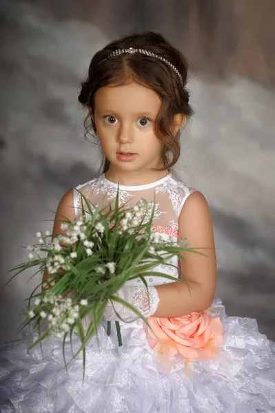Dívka s května lilie — Stock fotografie