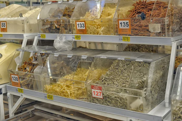 Macarrão no supermercado — Fotografia de Stock