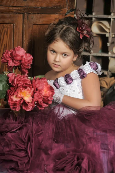 Vintage retrato de menina — Fotografia de Stock