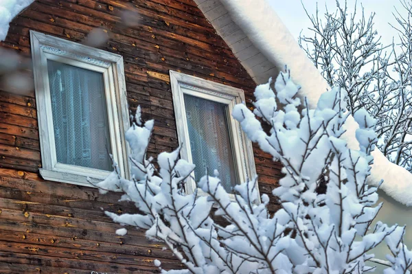 Zimní dům krásný sníh — Stock fotografie