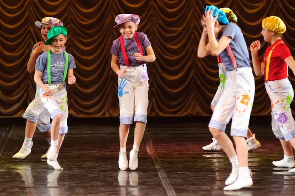 Kids dancing — Stock Photo, Image