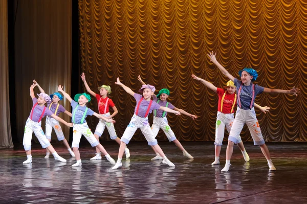 Children dancing — Stock Photo, Image