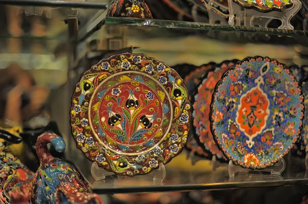 Decorative turkish plate in the gift shop, Kemer — Stock Photo, Image