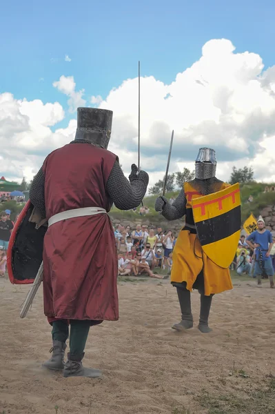 Cavalieri medievali in lotta — Foto Stock