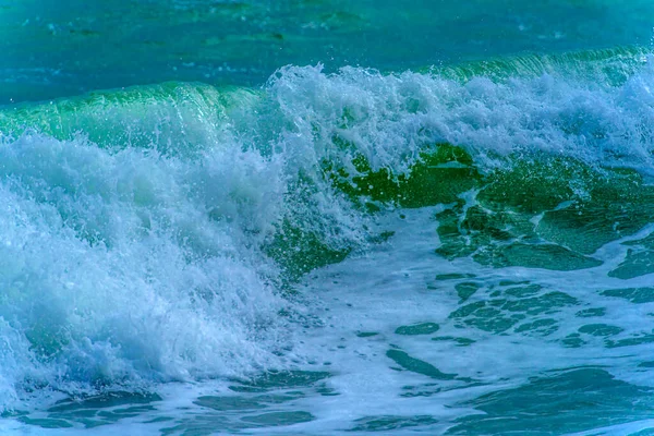 Κύματα Κατά Μήκος Της Ακτής Κατά Διάρκεια Μιας Καταιγίδας Στη — Φωτογραφία Αρχείου