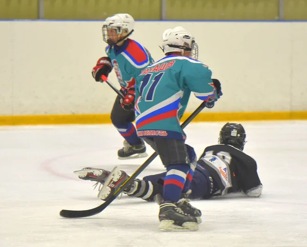 Rusya Petersburg 2019 Çocuklar Açık Hokey Turnuvasında Hokey Oynuyorlar — Stok fotoğraf