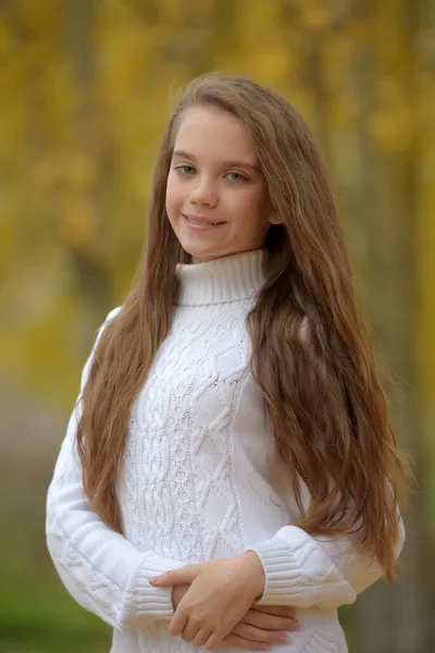 Young Girl Brunette Child White Sweater Autumn Park — Stock Photo, Image