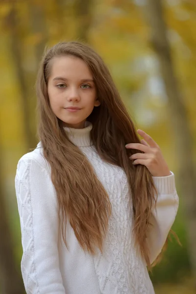 Young Girl Brunette Child White Sweater Autumn Park — Stock Photo, Image