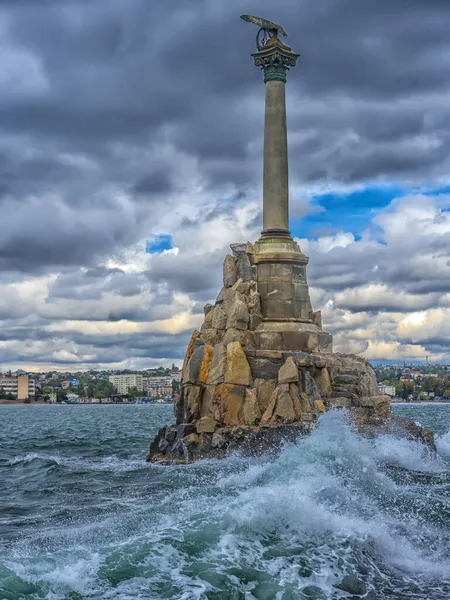 Κριμαία Σεβαστούπολη 2021 Μνημείο Βυθισμένων Πλοίων Καταιγίδα — Φωτογραφία Αρχείου