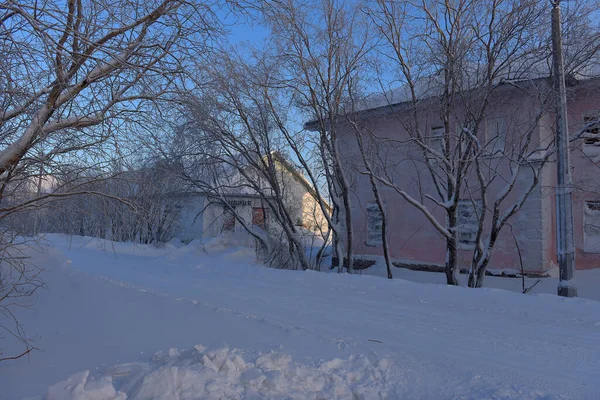 Rosja Vorkuta 2021 Severny Village Opuszczone Domy Zimą Śniegu — Zdjęcie stockowe