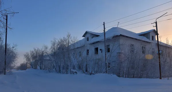 Rusia Vorkuta 2021 Severny Pueblo Casas Abandonadas Invierno Nieve —  Fotos de Stock