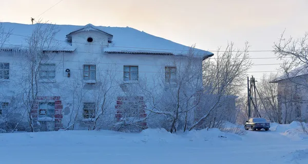 Ryssland Vorkuta 2021 Svår Övergivna Hus Vintern Snön — Stockfoto