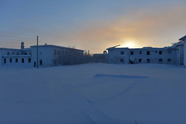 Russia Vorkuta 2021 Villaggio Severny Case Abbandonate Inverno Sulla Neve — Foto Stock