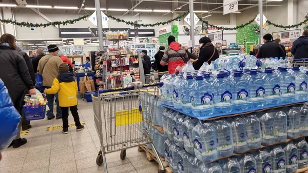 Oroszország Szentpétervár 2021 Vásárlók Egy Szupermarketben Koronavírus Járvány Idején — Stock Fotó